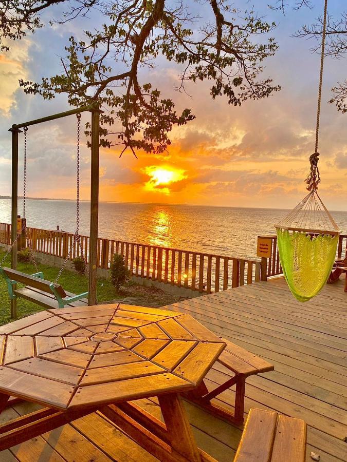 Sunset Hut Hostel Омоа Екстериор снимка