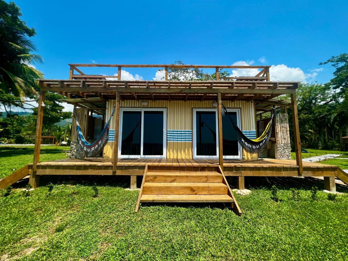 Sunset Hut Hostel Омоа Екстериор снимка
