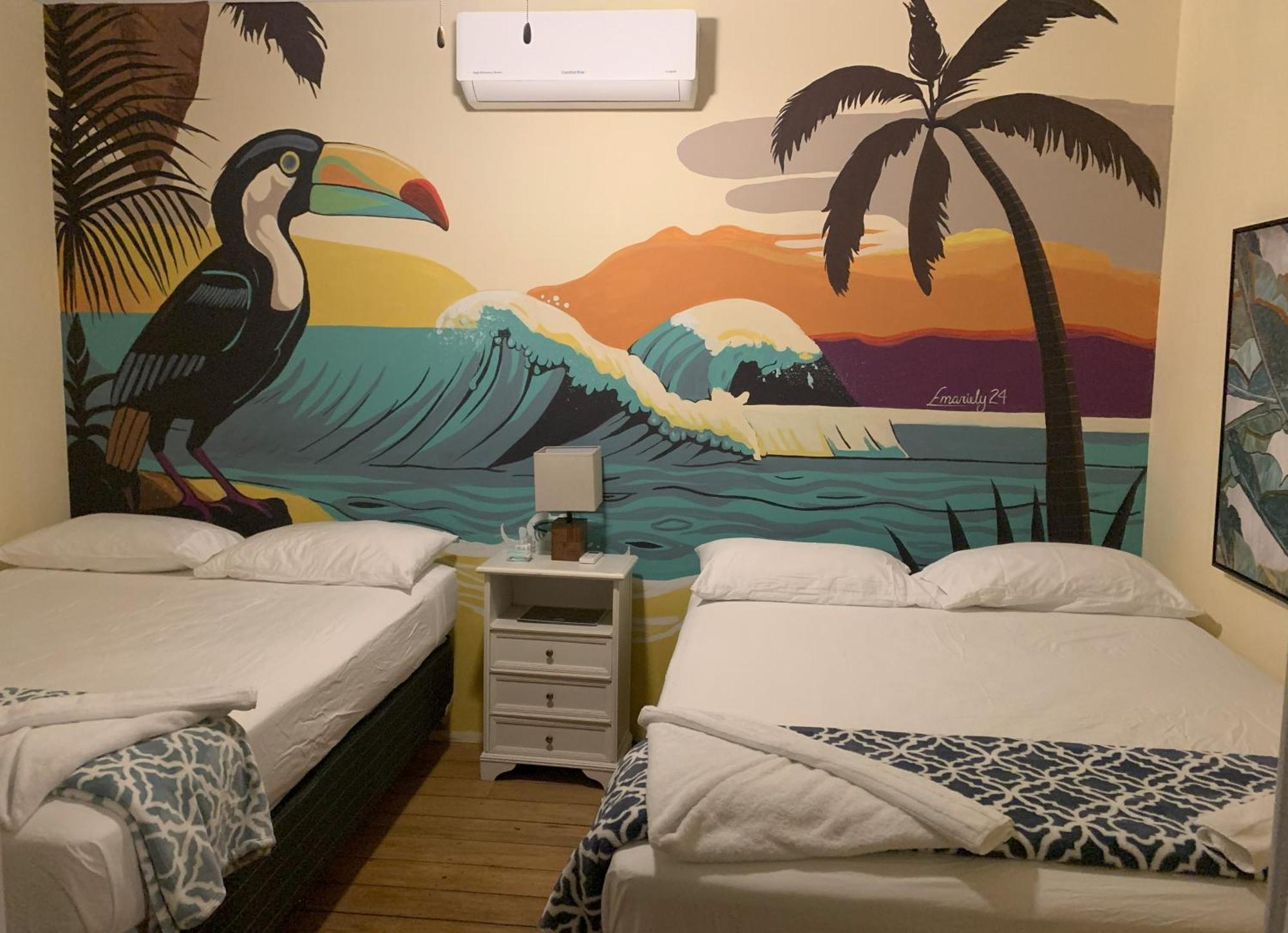 Sunset Hut Hostel Омоа Стая снимка
